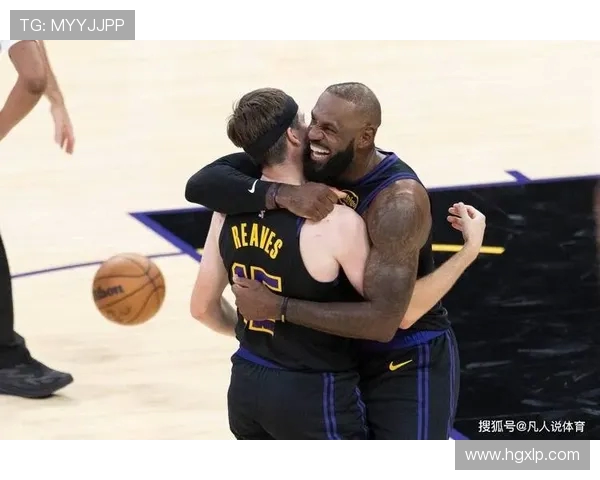 詹姆斯:从篮球巨星到社会活动家的人生转型与影响力分析